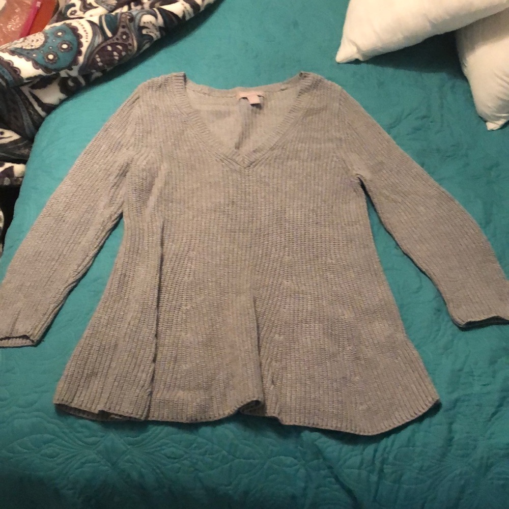 Banana Republic - grey v-neck sweater